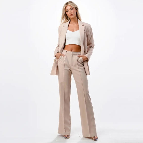 047 - NEW! 2pc Set MUST HAVE HOTTEST TREND ICONIC OVERSIZED BLAZER & PANTS Set - Picture 3 of 4